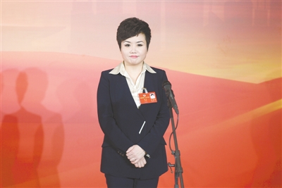 【河南两会专题-两会声音】人才先行带动乡村振兴——访河南省政协委员李芳