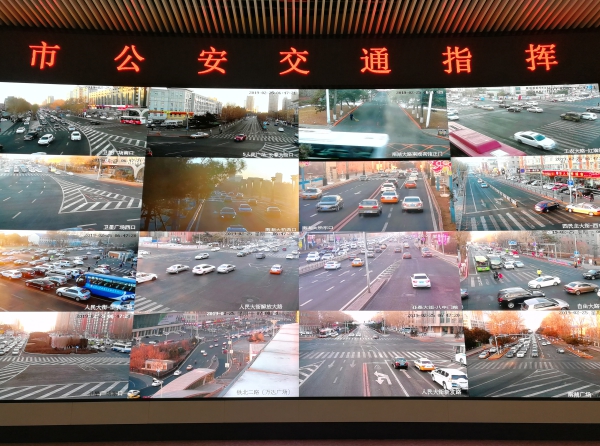 开学首日 长春早高峰提前半个小时 快速路车流量较大