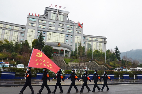 贵州习水：县公安局党员女警先锋队开展系列宣传活动