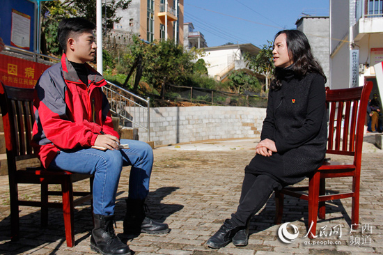右江民族医学院党委书记邓砚：脱贫攻坚出实招