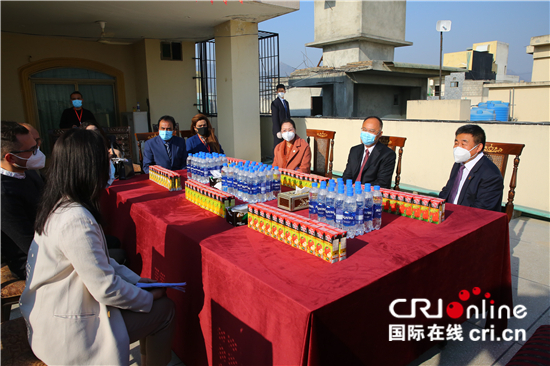 中国驻巴大使馆向华人华侨和留学生发放“春节包”_fororder___172.100.100.3_temp_16_1_16_1_1_526e9d9a-bf4f-4150-b88e-b8eeba95f897.JPG