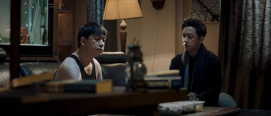 围观41岁潘粤明“精分式演技”！这部剧值得天天看