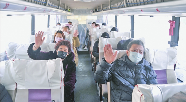 哈尔滨道外客运站和三棵树客运站恢复运营 乘客隔位就座车辆一趟一消毒