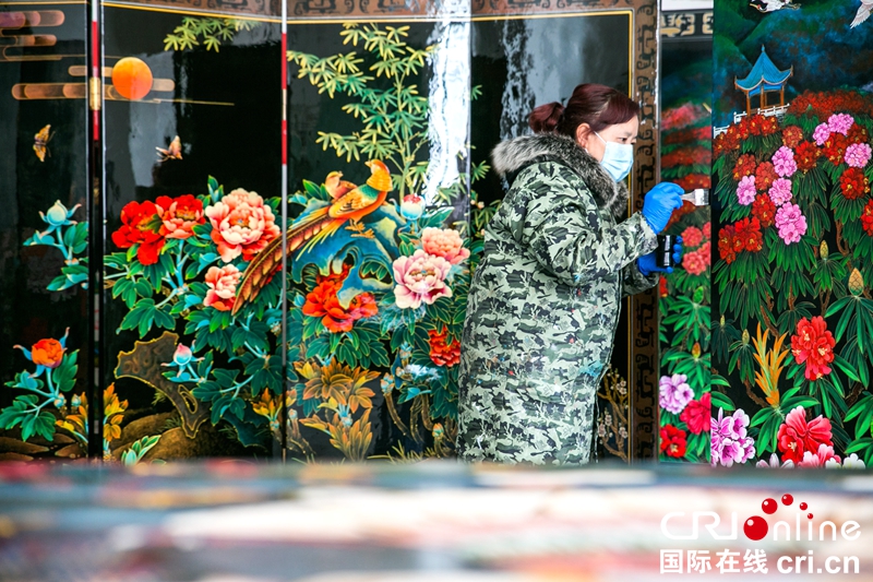 贵州大方：漆器传承民族文化（组图）