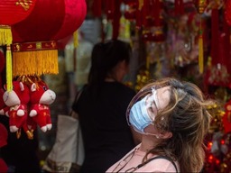 雅加达：购置春节装饰