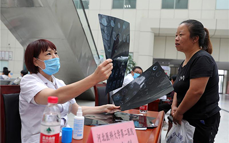 民生热议｜防治结合，织密百姓健康保障网_fororder_rBABC2Avdj6AAEGbAAAAAAAAAAA107.800x569
