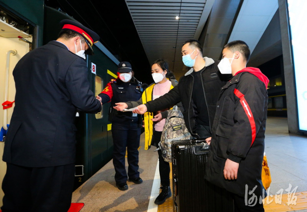 河北石家庄火车站重新开启进站通道！