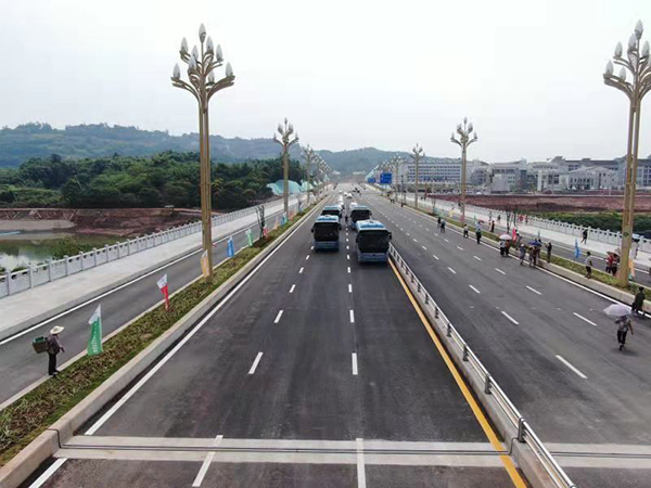 宜宾长宁：“内通外联” 交通建设驶入“快车道”_fororder_竹景观大道——黄金滩大桥建成通车