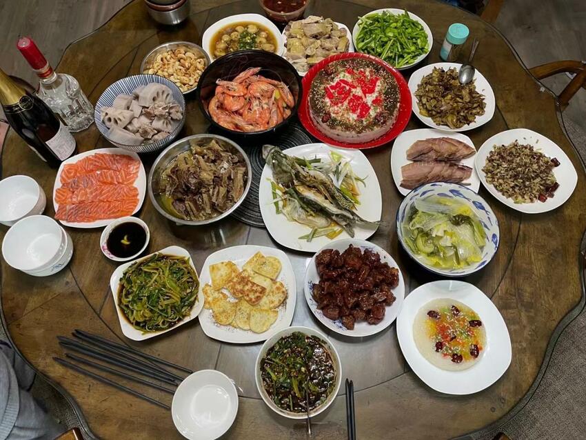 越南人“拼”出中式春节 留守华人网购家乡味道_fororder_4