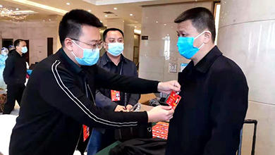 出席2021河北两会的代表委员陆续抵达石家庄_fororder_00000