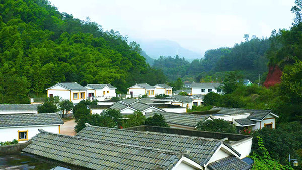 赚了钱分了红 眉山丹棱廖店村“造血式”扶贫见成效_fororder_2