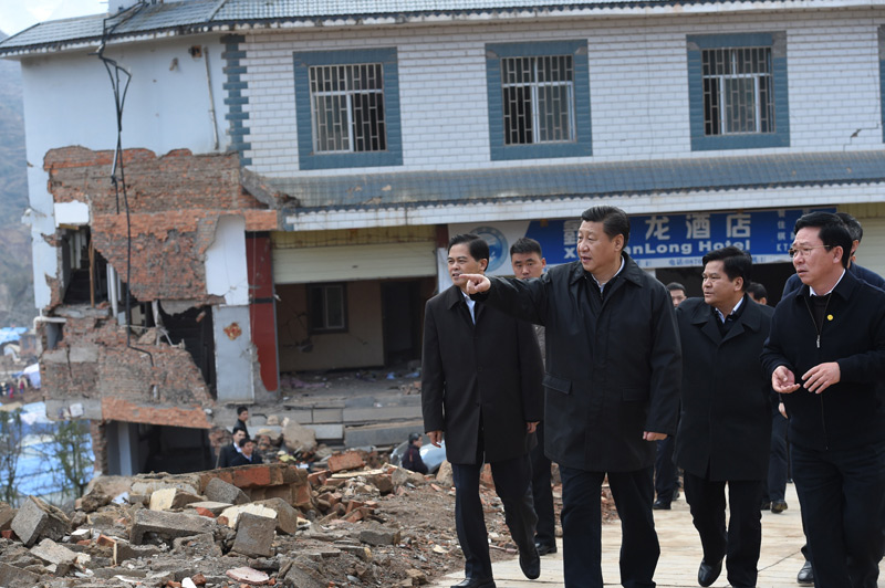 2015年习近平与群众在一起的亲密瞬间