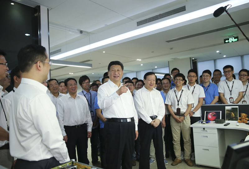 2015年习近平与群众在一起的亲密瞬间