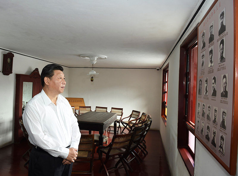 2015年习近平与群众在一起的亲密瞬间