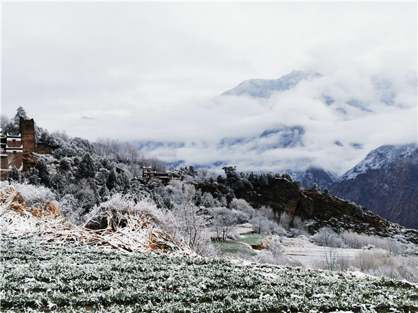 美人谷丹巴半是春色半是雪_fororder_1、丹巴雪景