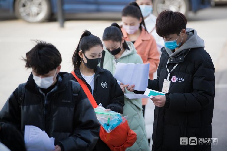 实拍山艺复试现场：戏剧学院报录比近400：1