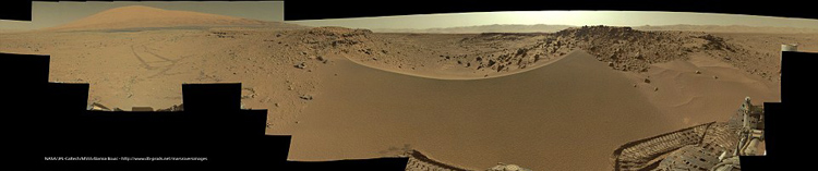 NASA发布“好奇号”火星探测器全景自拍照