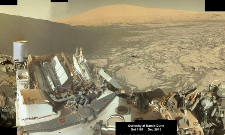 NASA发布“好奇号”火星探测器全景自拍照
