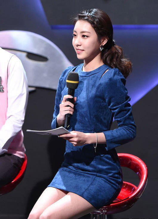 电竞女主播才是白富美：高颜值+年入千万