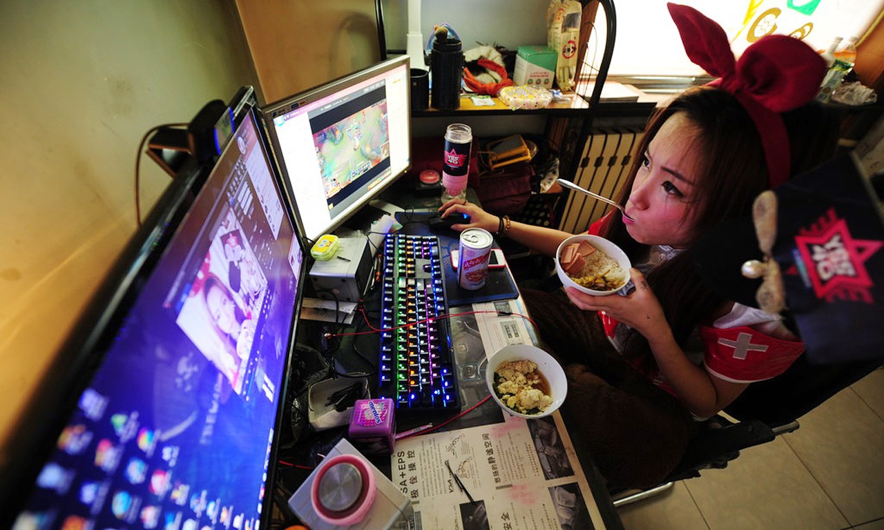 电竞女主播才是白富美：高颜值+年入千万