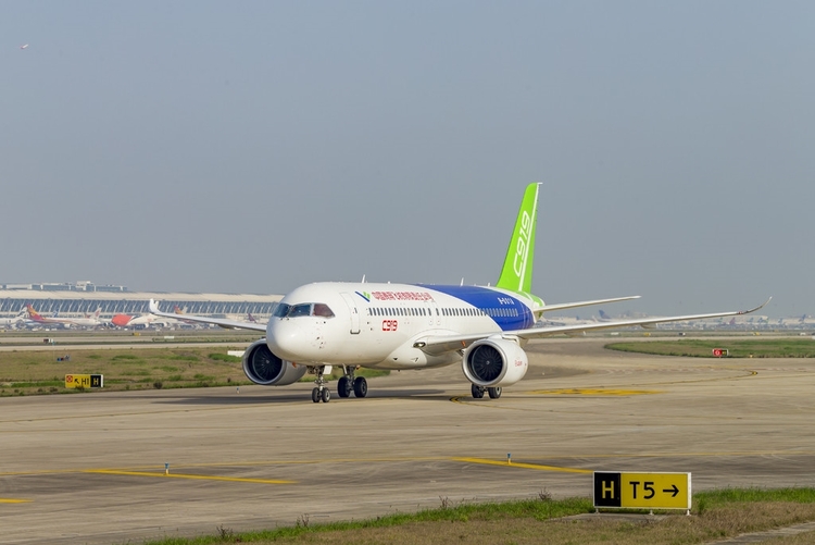 （转载）C919全球首单正式落地！东航：首批国产大飞机将飞成都