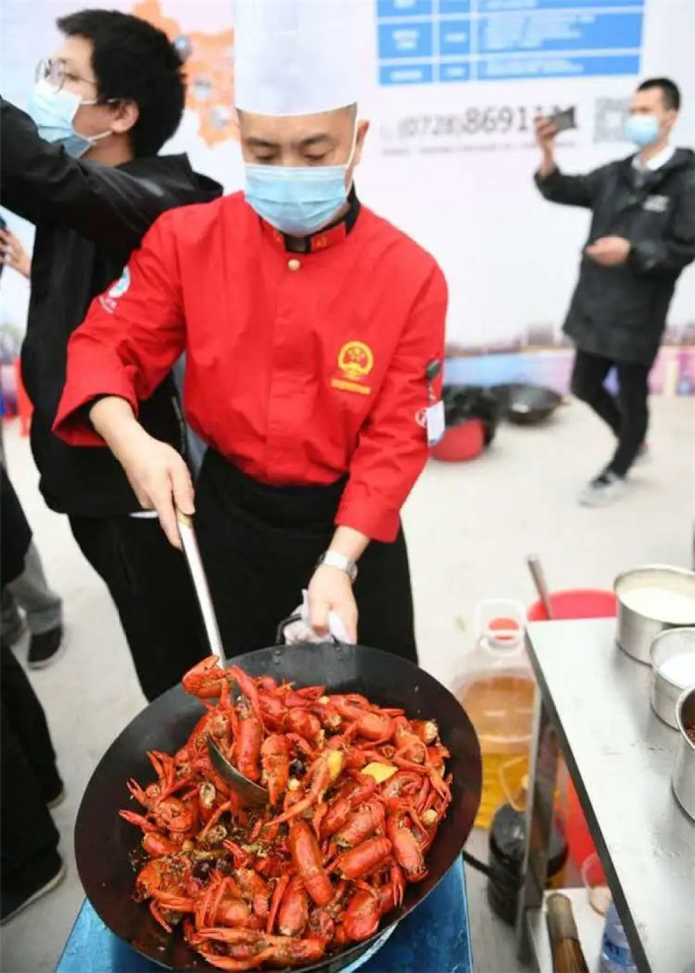湖北潜江小龙虾开捕啦！吃货们准备好了吗？