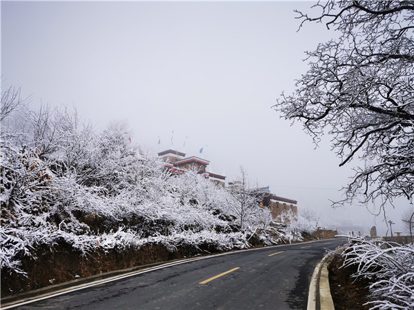 美人谷丹巴半是春色半是雪_fororder_3、丹巴雪景