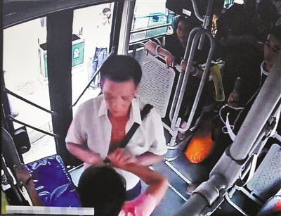 小偷窃19万元名包当假货扔掉