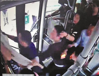 小偷窃19万元名包当假货扔掉