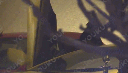 坐实恋情？冯绍峰赵丽颖再被拍 同回家过夜