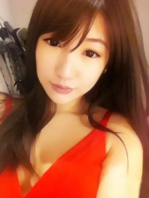 许久不见的刘谦竟胖成这样？然而他的“富三代”娇妻才实力抢镜！
