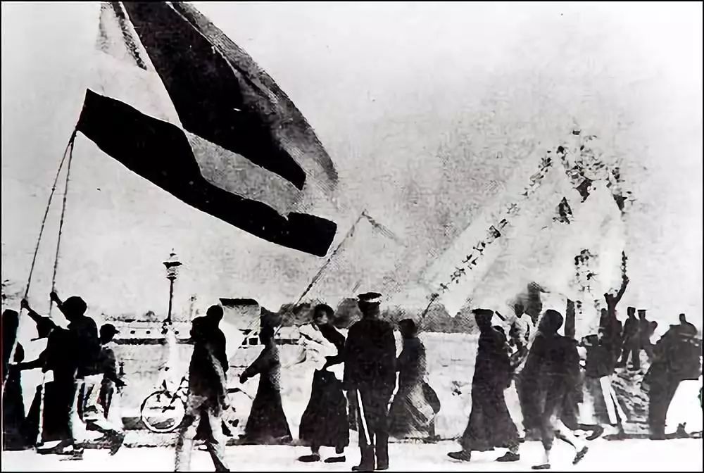 100年前的这一天，我们永远不会忘记！