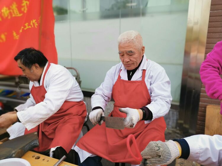 微观山东丨社区里有这样一群“老工匠”
