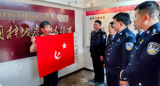 （供稿）贵州黔南瓮安：以“党史学习夜校” 推动党史学习教育走深走实_fororder_参观