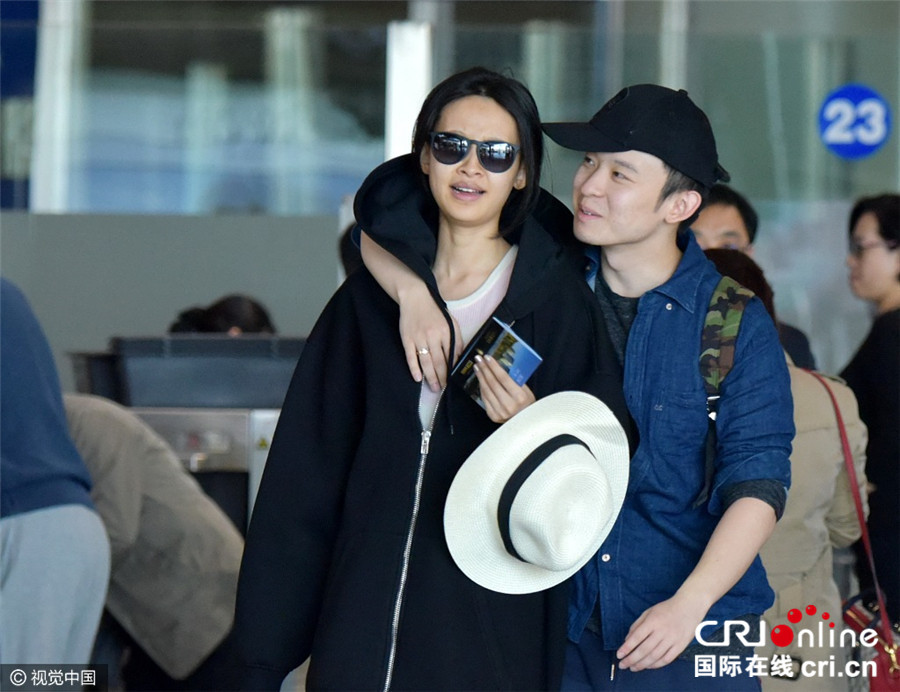 董子健当爹了！孙怡产下女婴轻握婴儿小手好温馨