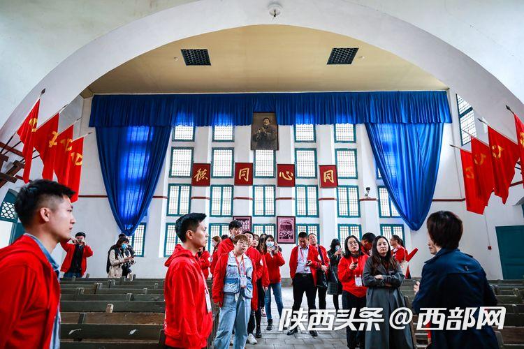 【在这里读懂初心使命—网络媒体革命老区行】访杨家岭革命旧址：讲好党史故事 让红色基因代代相传