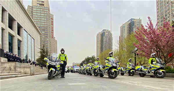 护航“复学季” “清明假”   西安交警启动快速处警机制