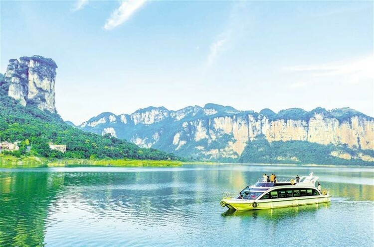 （中首）乌江源百里画廊：山解水意 水伴山行_fororder_中首