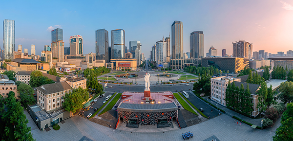 “发现成都之美·镜头里的公园城市”系列主题活动启动_fororder_城市风景之美——《天府广场》--摄影：程从信