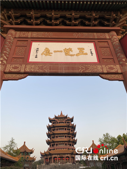 心中的武汉——黄鹤楼_fororder___172.100.100.3_temp_9500041_1_9500041_1_1_9f857a67-8b52-445d-9e8d-88fcb596a26f.JPG