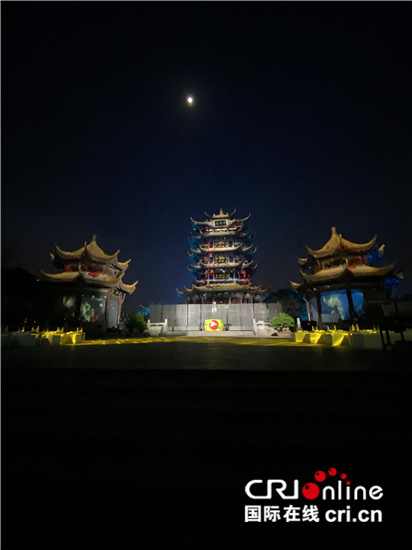心中的武汉——黄鹤楼_fororder___172.100.100.3_temp_9500041_1_9500041_1_1_cea7456c-4859-441f-b81f-7c1cf7f321af.JPG