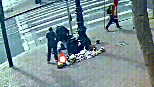 美华裔老太“反杀”袭击者视频曝光：头中拳后 抄起木棍一顿打