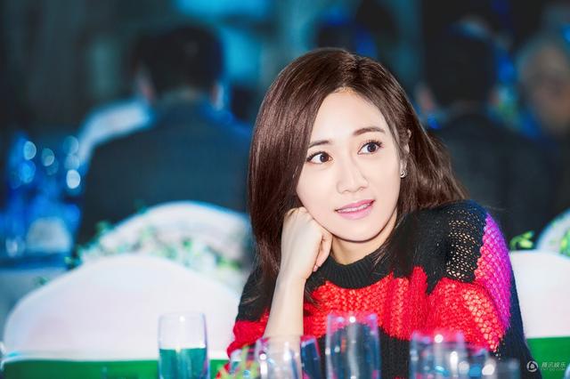郑钧刘芸亮相嫣然慈善晚宴 王菲高价买郑钧倒立_娱乐_腾讯网