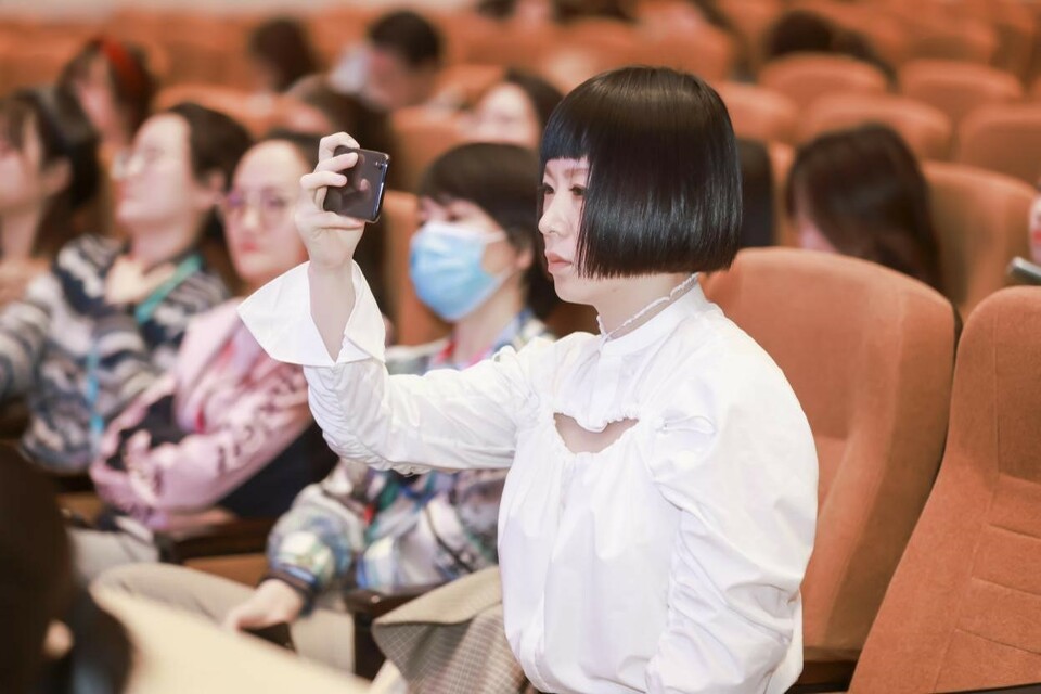 【教育频道】让艺术教育回归美育本位 斯玛特全国美术教师挑战赛完美收官_fororder_3