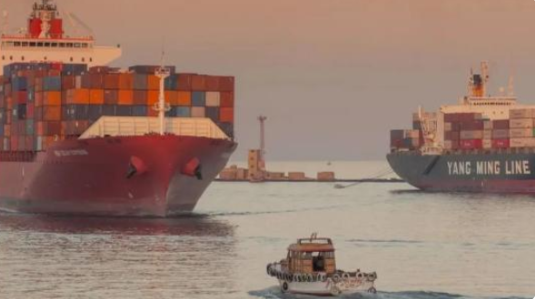 苏伊士运河“大堵船”刚疏通 “添堵”的事儿又来了-国际在线