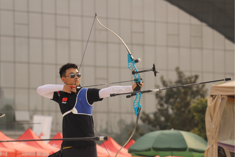（转载）中国射箭队在成都竞逐东京奥运席位 四川老将任进科射下首冠