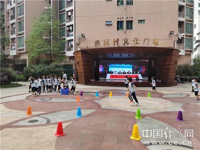 [续写更多春天的故事 走进经济特区国家级新区]演绎"春天的故事" 深圳渔民村从无到有进阶新时代