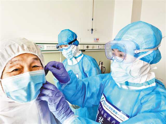 【头条下文字】【聚焦重庆】“共饮一江水 渝鄂心连心” ——重庆市医疗队武汉战“疫”60天纪实