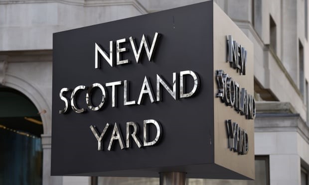 欧洲头条丨新警察法揭开英国民众的世纪伤痛
