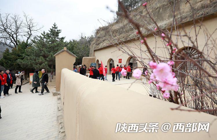 【在这里读懂初心使命—网络媒体革命老区行】访杨家岭革命旧址：讲好党史故事 让红色基因代代相传